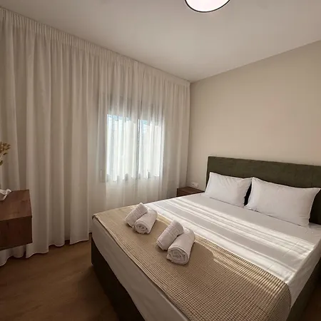 3triaina Upstairs *